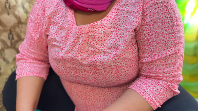 Aria Mia: Awek montel berpantat besar dan buah dada besar ibu tiri...