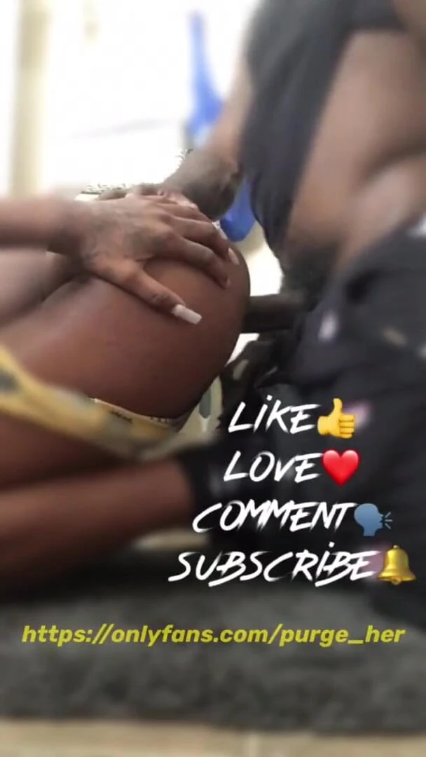 Purge_her: Futând-o pe sora vitregă în baie