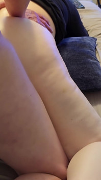 PAWG stiefmutter lässt mich verehren und ihren dicken arsch ficken und ihre haare ziehen.