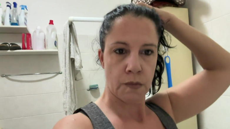 Bergami Melissa: Спостерігав у ванній