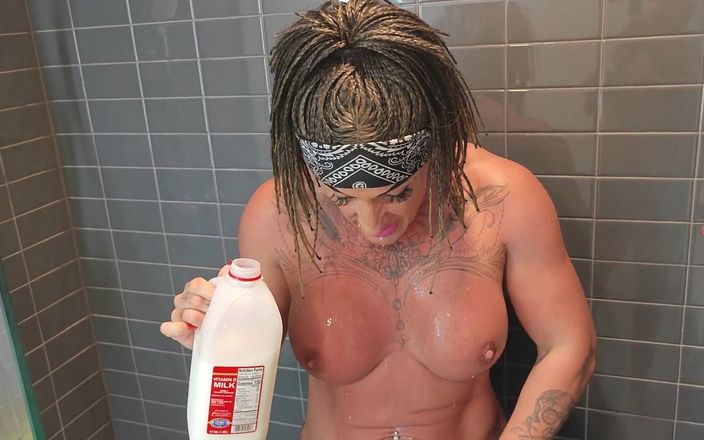 Danaxmuscles: Ich ficke in milch gebadet