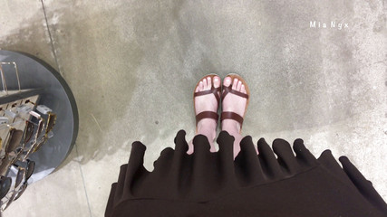 MiaNyx: Kaki cantikku di luar ruangan