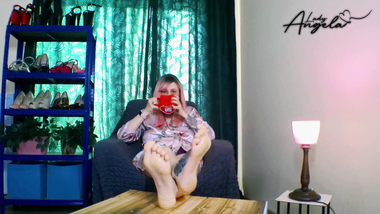 Lady_Angela: Touží po chodidlech - lady Angela Nakes čicháš její nohy