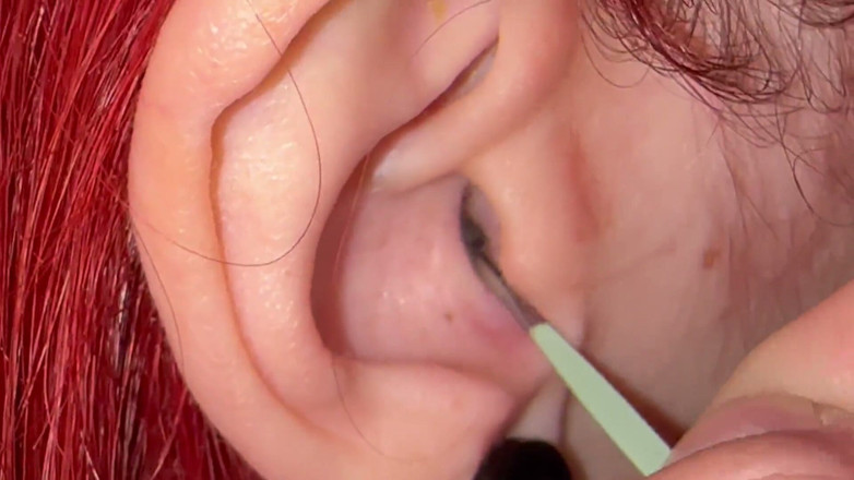 lanalovacutie: Cleaning Ear Wax