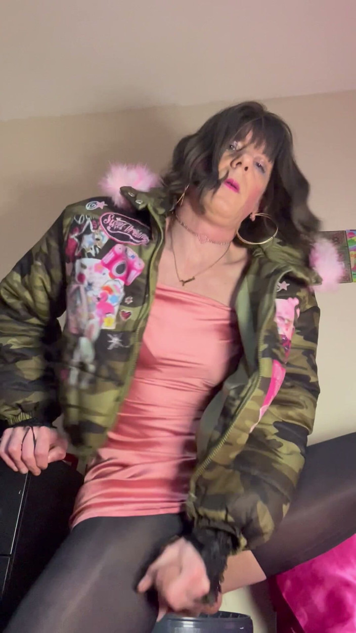 Jessica silk: Jess silk cavalca un dildo