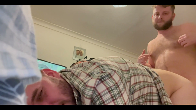 GlennandSonny: Use My Hole