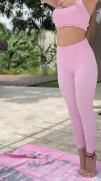 Si blonde dengan tubuh sempurna melakukan yoga eksplisit! - Abbylove7