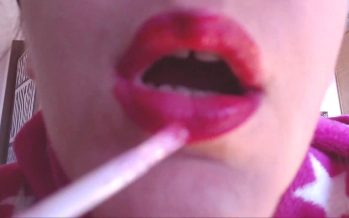Nicoletta Embassi: La tua gigantessa è qui per divorare completamente: sei pronto?