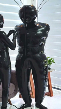 팽창식 정장 에지 및 거부, 1부 - Alex Latex