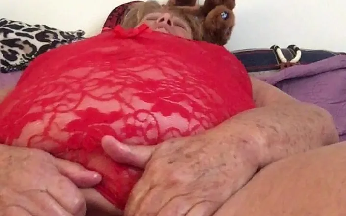Big Ass 4 U: Curvy Granny can’t get enough of her pussy