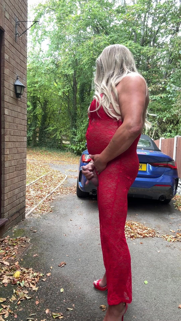 Kellycd2022: Sexy transvestiert kellycd2022 in sexy rotem Jumpsuit und High Heels