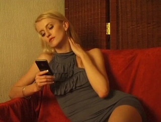 Flash Model Amateurs: Blonde slut gropes herself while talking on the phone