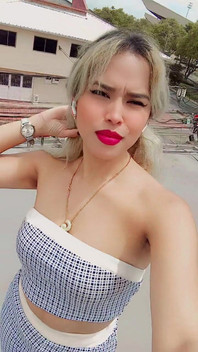 Pamer toketku yang aduhai