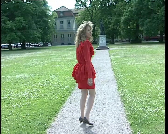 YOUR FIRST PORN: Luder Jenny Kann Nicht Pissen - si jalang Jenny tidak boleh...