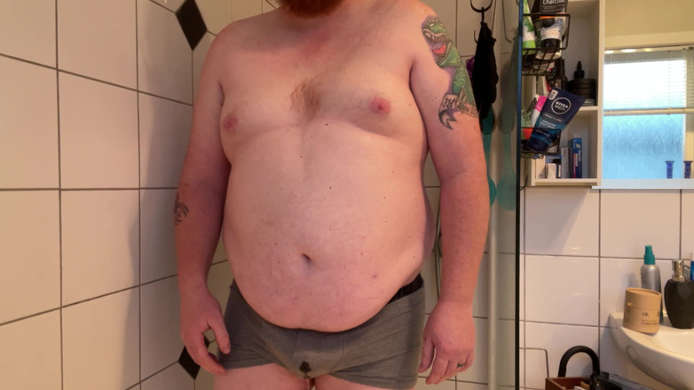 Ginger daddy: Ginger Stepdaddy pees underwear