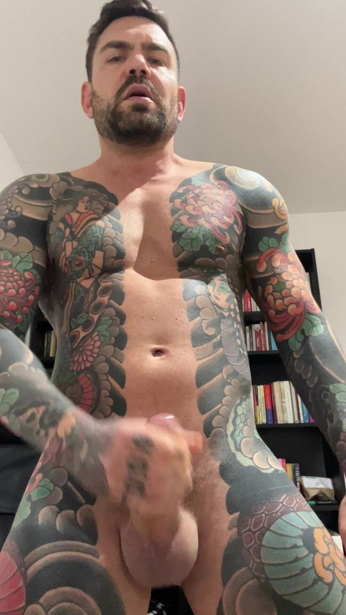 Juan Lucho Gay: Мускулистый Жесткий