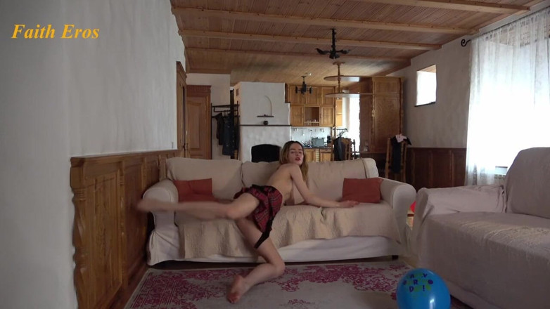 Faith Eros: Sexy balónová tanečnice vysokoškolačky