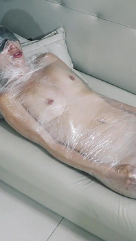 Ingrid - mummification ketat dan pancutan mani di mukanya!