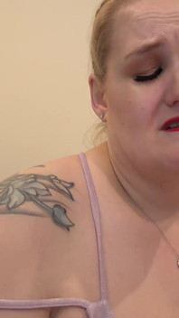 CiociaJudysXXX - twoja BBW gospodyni Becky przyłapuje cię ze swoimi majtkami