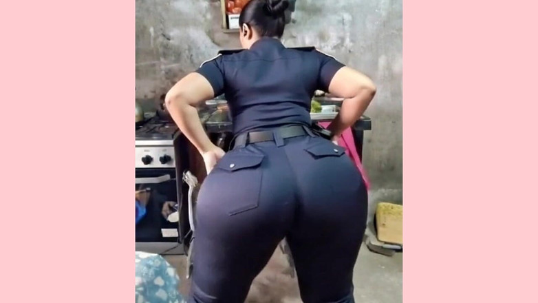 Xprohibidox1: ピンクのドレスを着た大きなお尻が動く