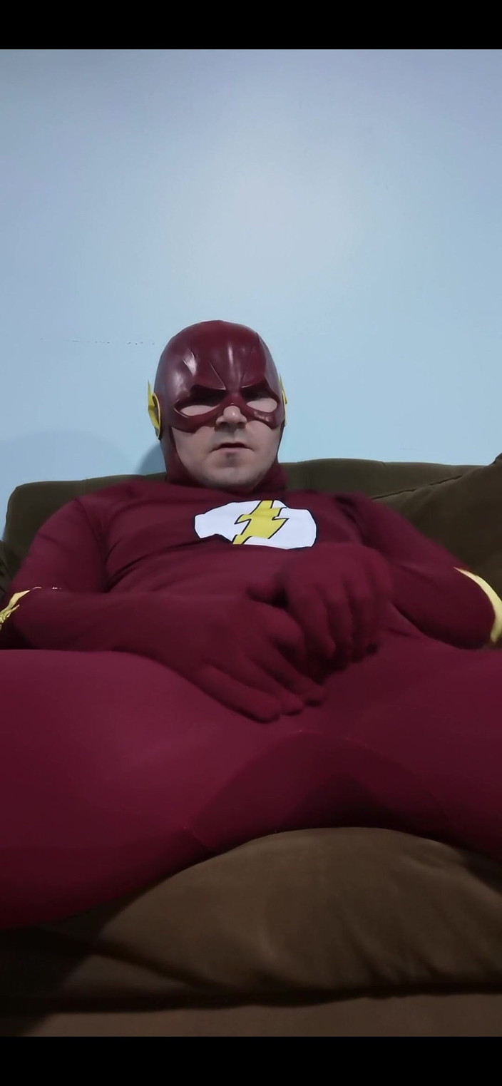 Rokkuman: Flash cosplay mastürbasyon yapıyor