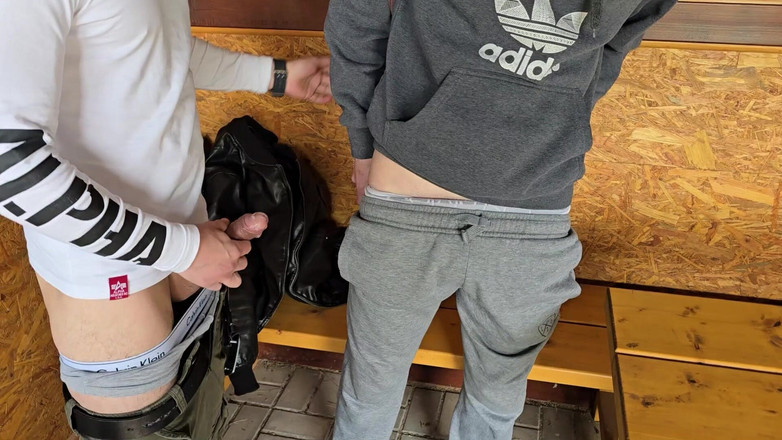 boyzxy212: Ризикований трах без презерватива з моїм геєм на відкритому повітрі