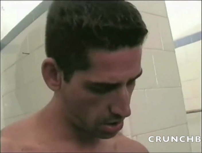 Crunch Boy: Sexig under duschen på sportklubben