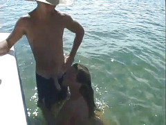 Homegrown Oral: Veronika saje dobrého ptáka na lodi