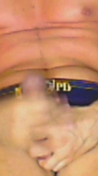 Szarpanie się w Mój Nypd Jock Strap