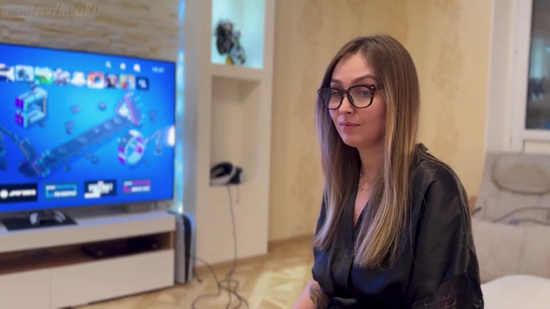 Alina Rai: Stepson Fucks Stepmom While She's in Virtual Reality