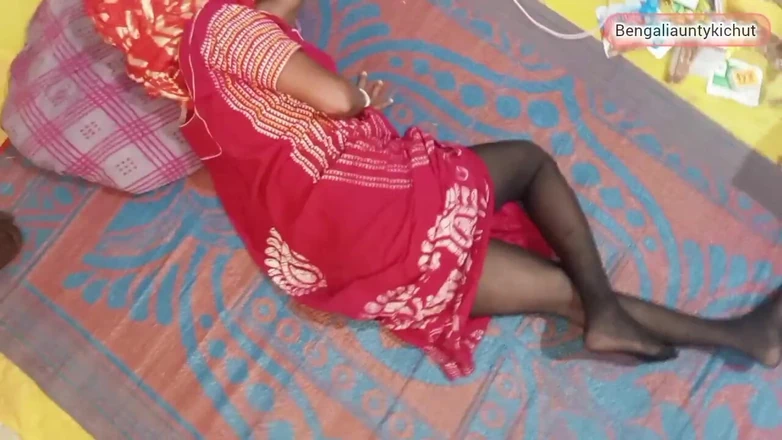 Bengaliauntykichut: Aunty and Her Boyfriend Play with Cook Very Well in...