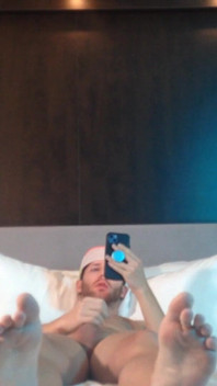 Jake Grand se masturbe pendant 30 minutes