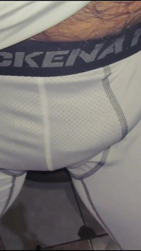 Sborra sui pantaloni di compressione