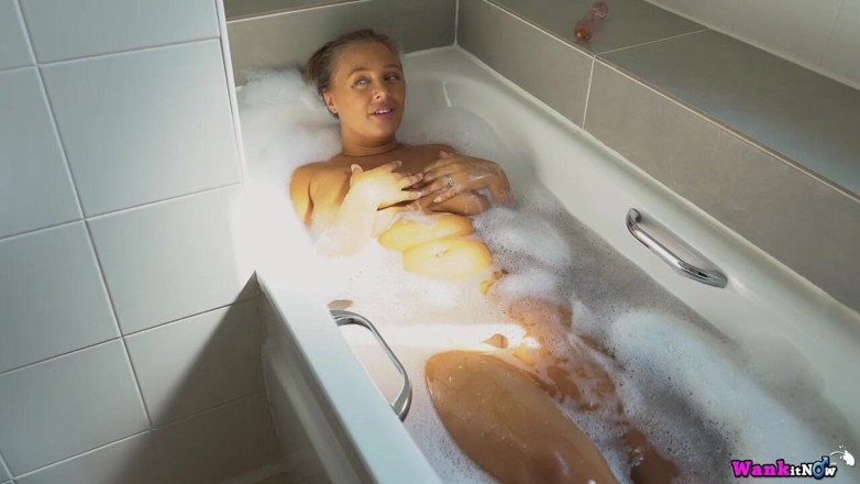 Wank it Now: Beth - hãy chạm vào chính mình
