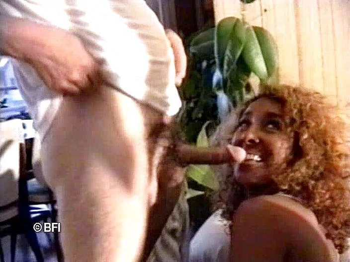 Hardcore Lovers: Ebony girl suck cock in this vintage tape.