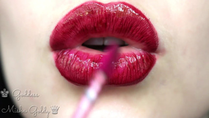 Goddess Misha Goldy: Cum to my big lips and hookah smoke!