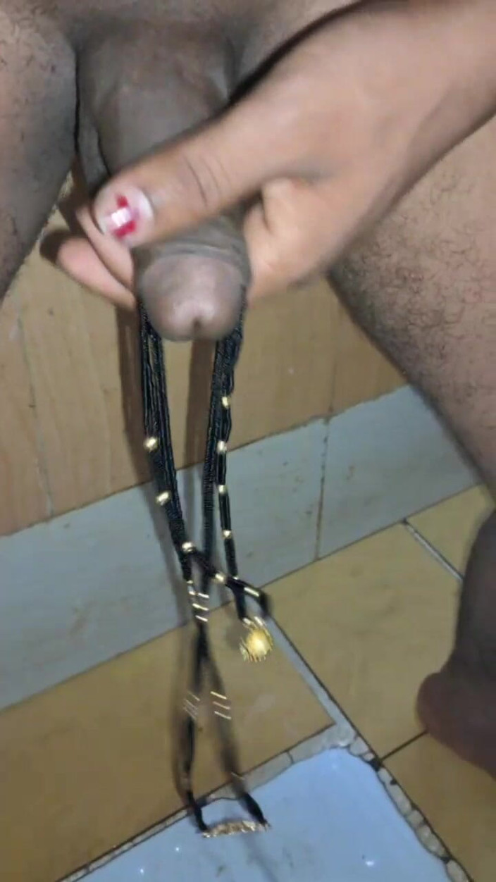 desixxraju: Das Mangalsutra der mutter