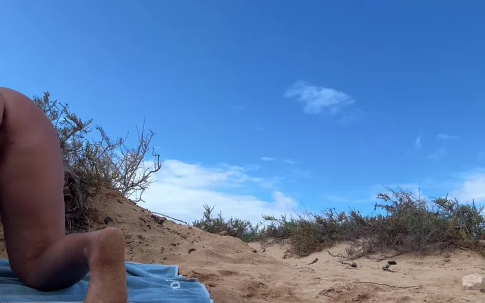 Emma Voyeur: Secretely Pissing and Pussy Masturbation Girl on Public Beach