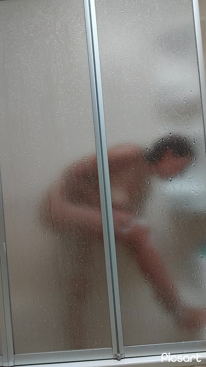 Softbrattypuppy: मुझे देख रहे बिना शॉवर में देखो