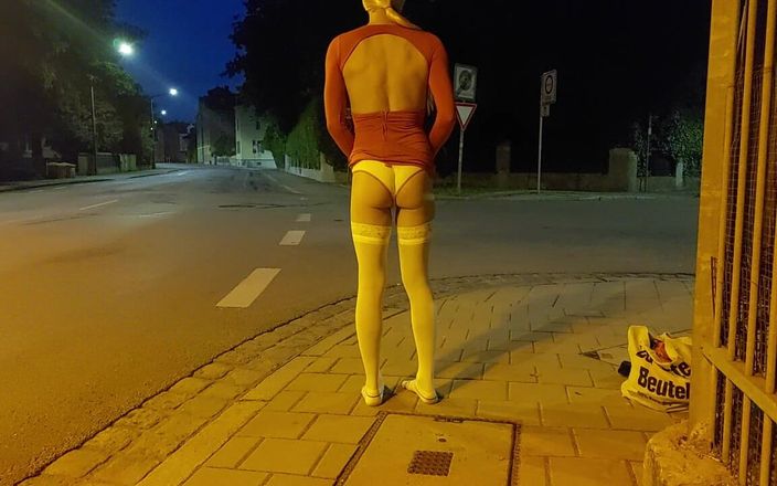 sweetfeet29: Сисси хочет, чтобы их в городе