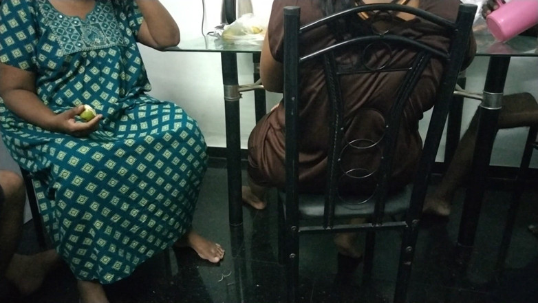Priya aunty: Smutsigt prata om sex - tamil