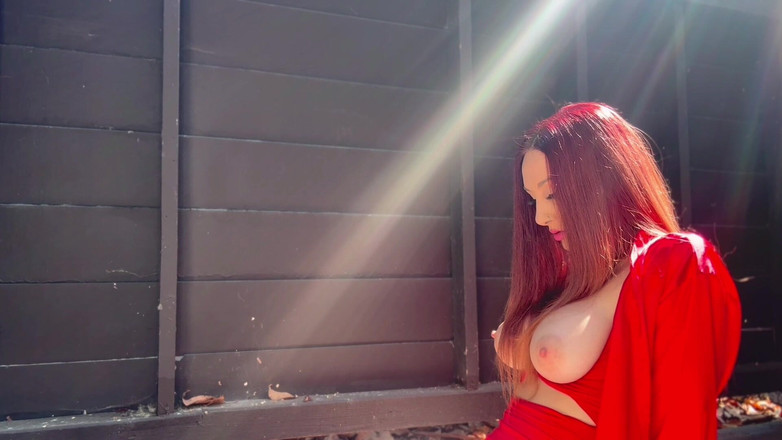 Artemisia Love: Mamă sexy italiană excitată Artemisia adoră să-și arate sânii mari și...