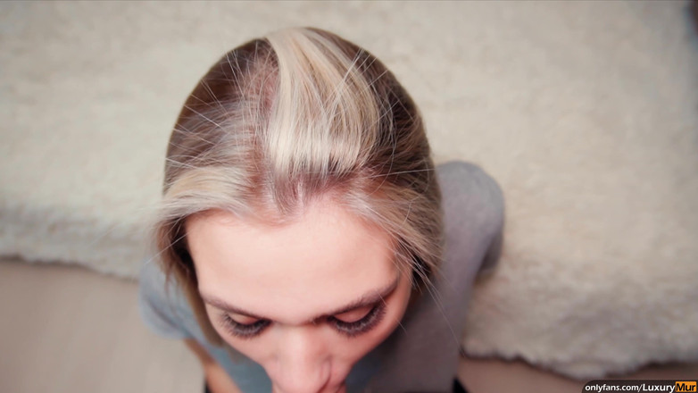 LuxuryMur: Questo pompino ha reso le sue tette imbevute di sperma