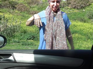 Souzan Halabi: İzmir'de Türk amatör sokak fahişesini tavlıyor