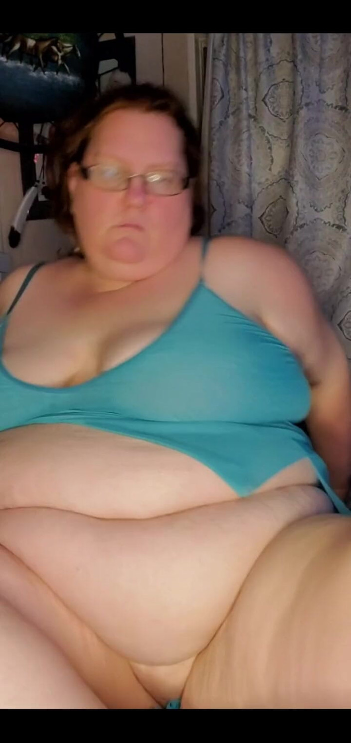 Misssunshinevip: Masturbating in the Bedroom