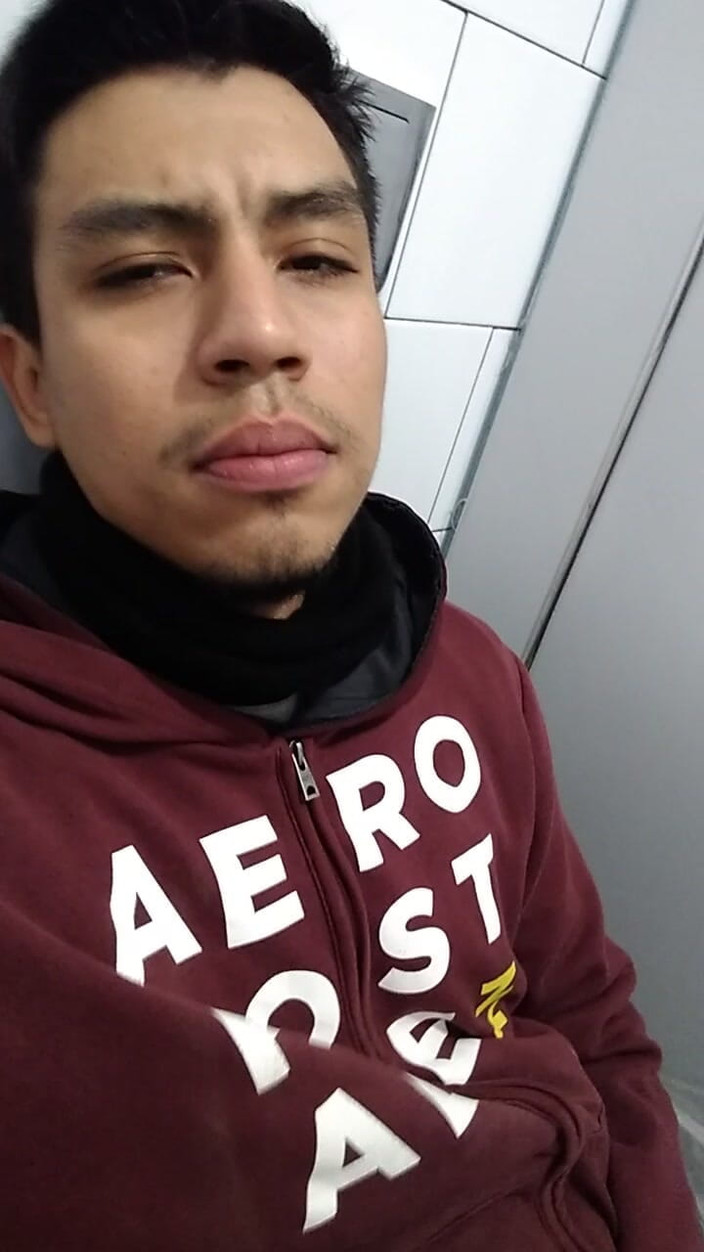 AlexAlejandro13: トイレを歩きながら仕事をする