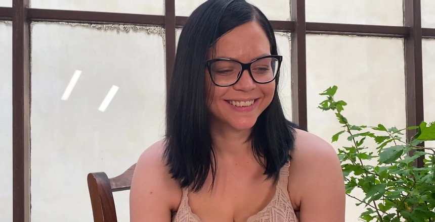 Shione Cooper: Sesi wawancara dan merokok berikutnya