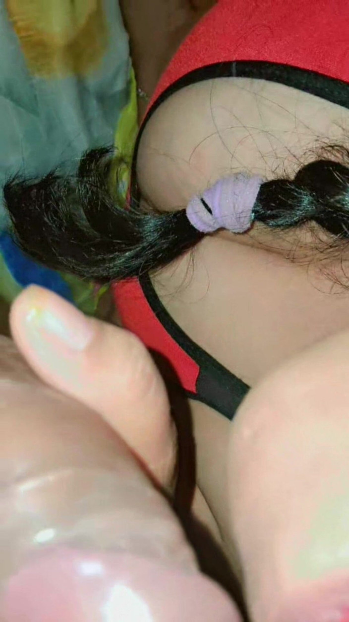 DesiNaina: Pompino e masturbazione per una giovane amica arrapata con un...