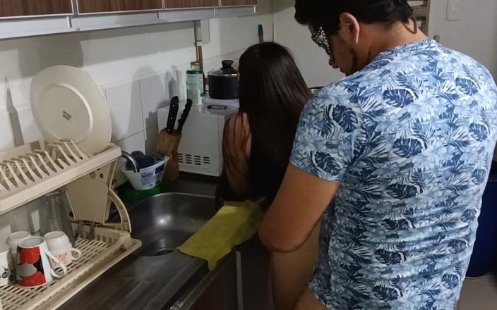 Mike Franco: Latina stiefzus neukt met haar stiefzus in de keuken - klaarkomen...