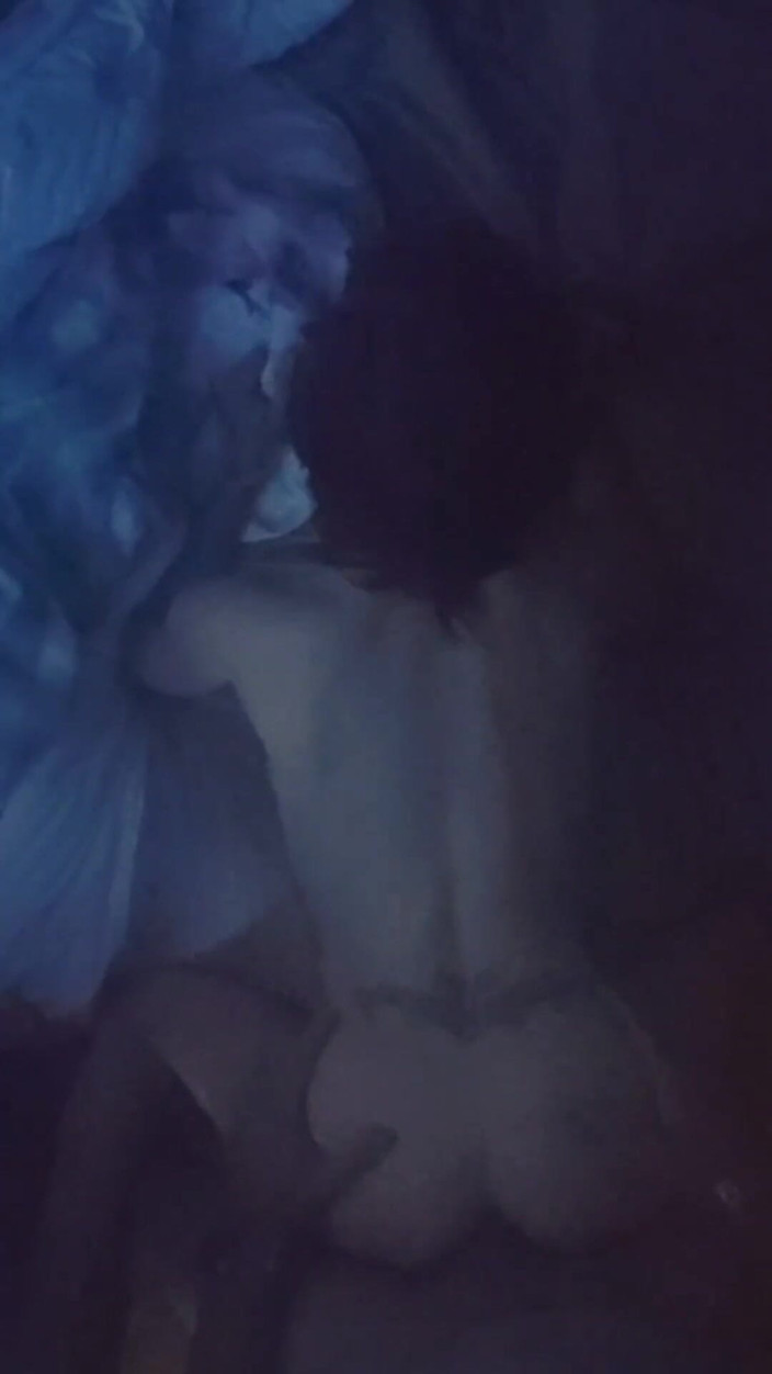 Pussy hound: 이 대물 자지를 사랑하는 의붓아들.